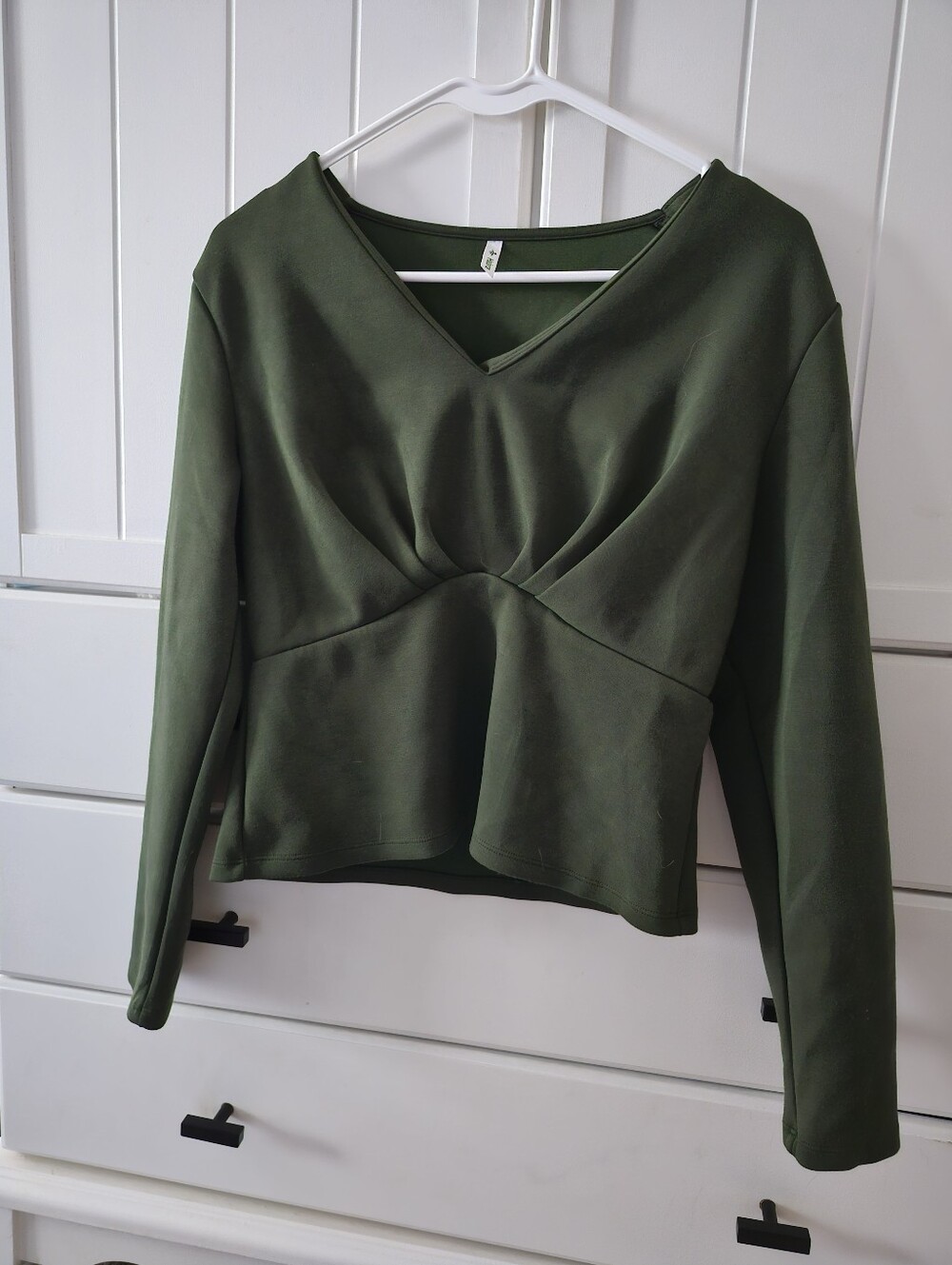 Halara Women’s V-Neck Olive Green Long-Sleeve Top Sz S